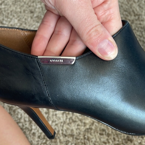 Coach Heels Size 9 - Picture 3 of 5